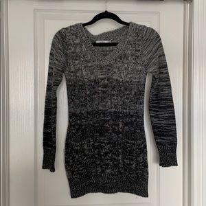 Ricky’s long sleeve grey vneck sweater